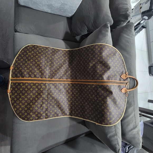 Louis Vuitton  garmet carrier - Picture 5 of 15